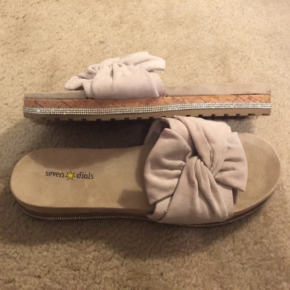 🌞Seven Dials Buckle Diva Sandals Women’s 11 Blush. Adorable Bling Accents